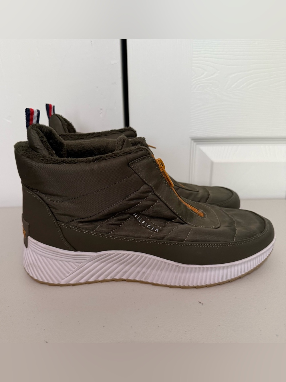 Tommy Hilfiger Jipsun Cold Weather Nylon High Top Sneakers Women’s Size 10 M